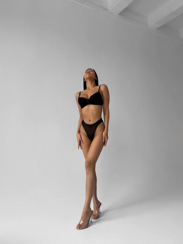 Ebony Chic